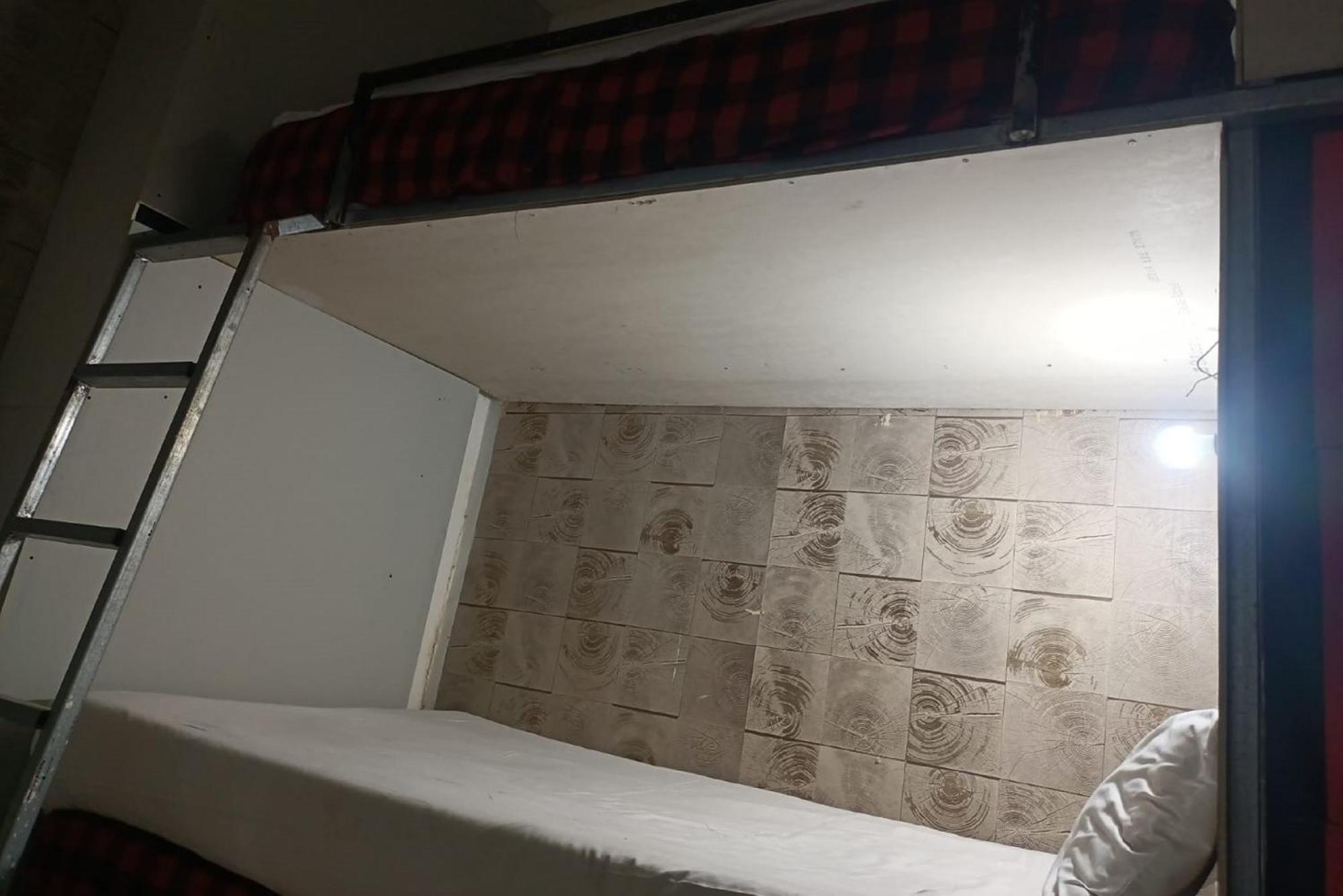 Super Oyo 710 Naomi Heritage Surabaya Dış mekan fotoğraf